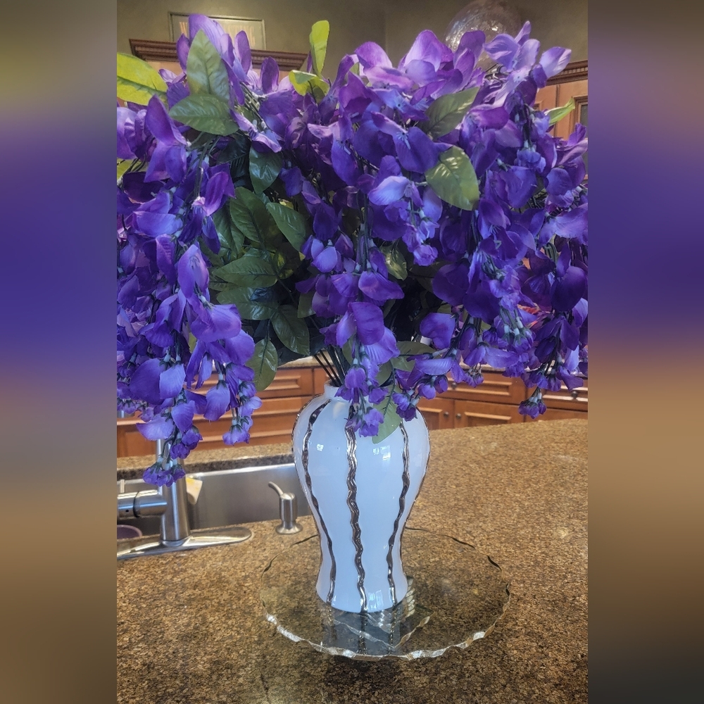 NWOT Gold and Cream Vase